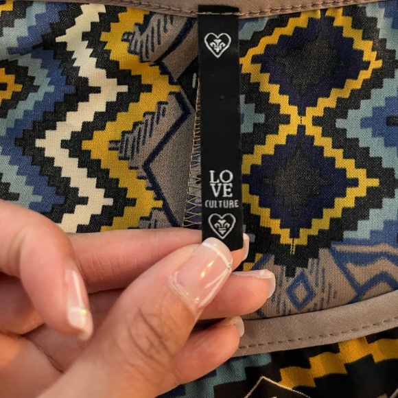 Love Culture Aztec Crop Blouse - Picture 5 of 6